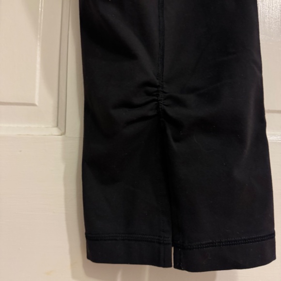 Lululemon crop split back black leggings size 8 - Picture 4 of 6